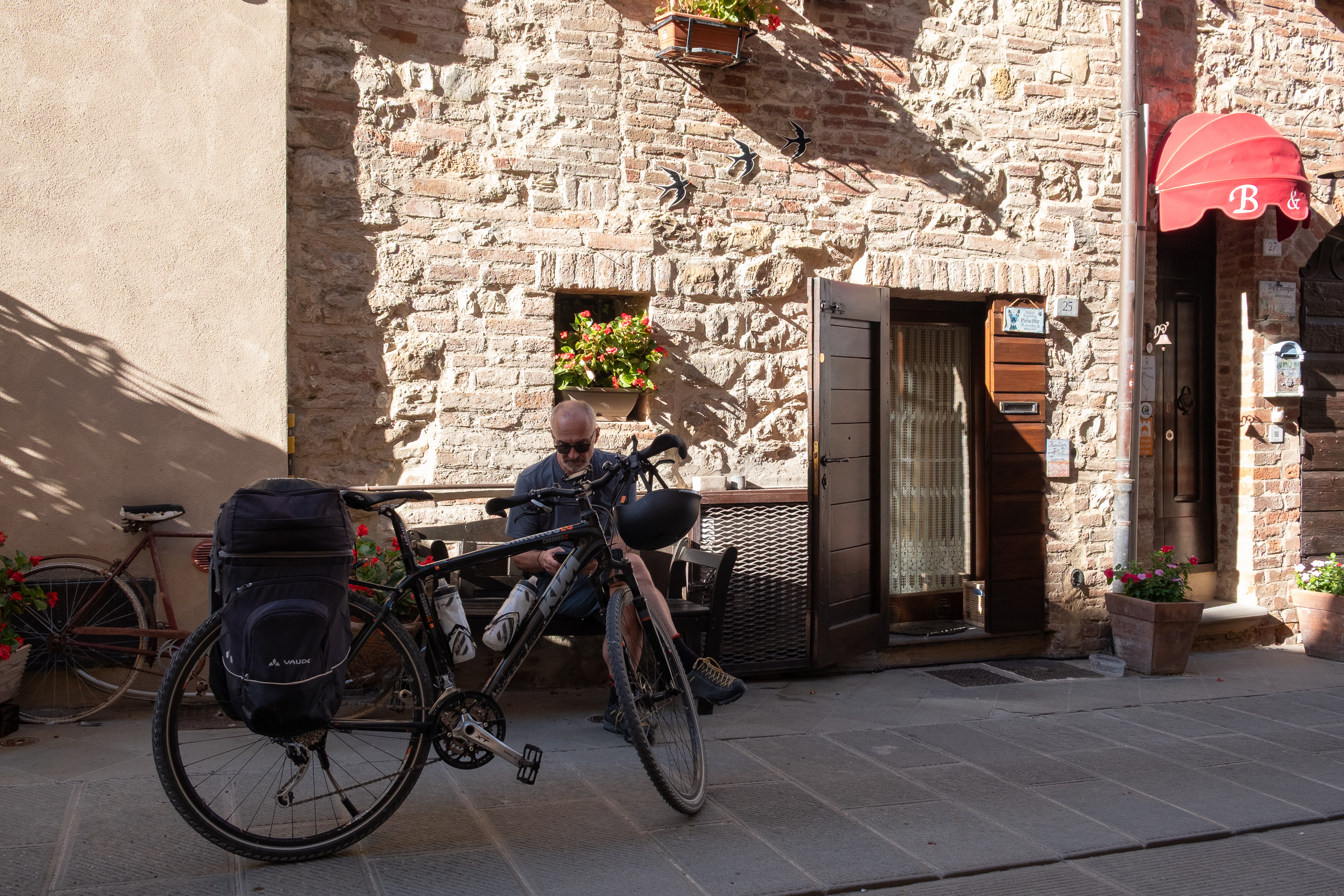 Pause vor dem B & B in der Altstadt